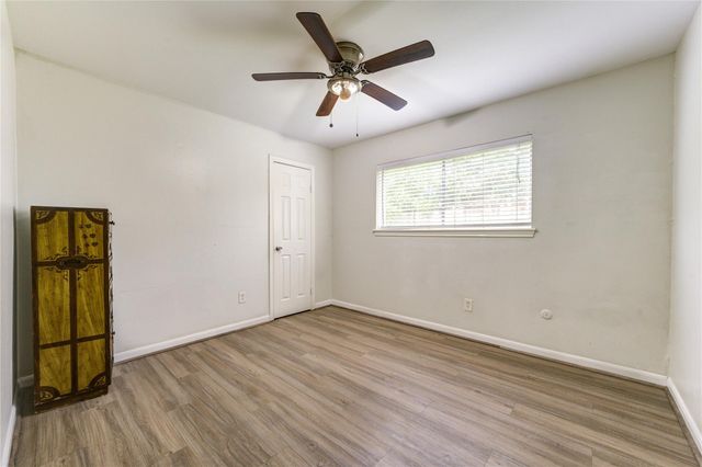 8107 Durklyn Lane, Houston, TX 77070
