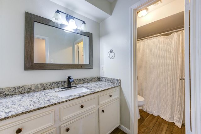 8107 Durklyn Lane, Houston, TX 77070