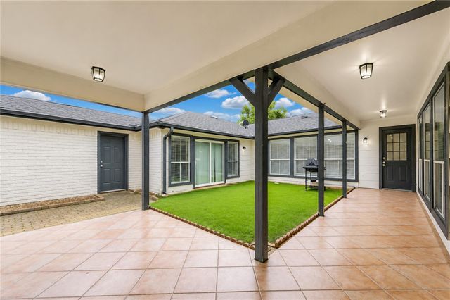 8107 Durklyn Lane, Houston, TX 77070