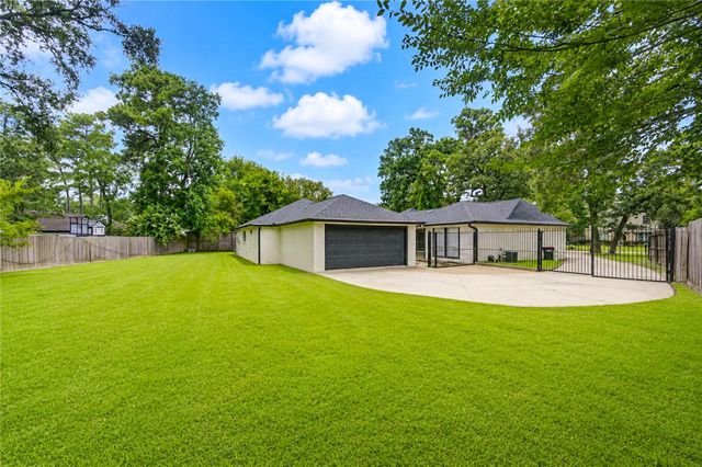 8107 Durklyn Lane, Houston, TX 77070