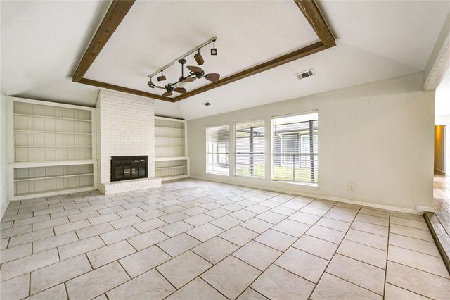 8107 Durklyn Lane, Houston, TX 77070