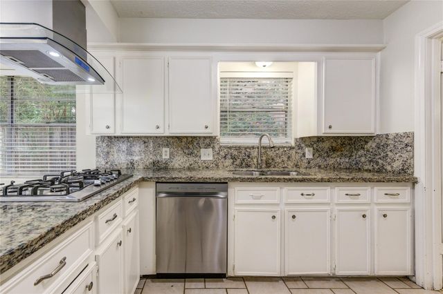 8107 Durklyn Lane, Houston, TX 77070