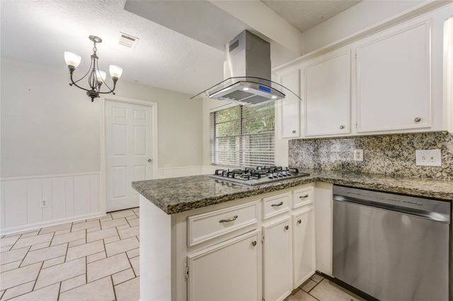 8107 Durklyn Lane, Houston, TX 77070