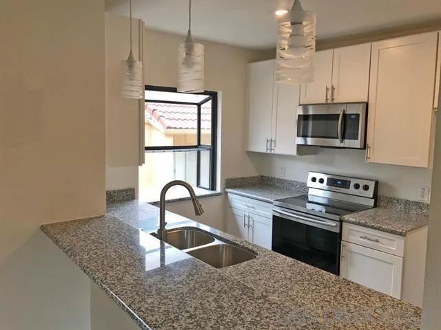 4562 Twain Ave 13, San Diego, CA 92120