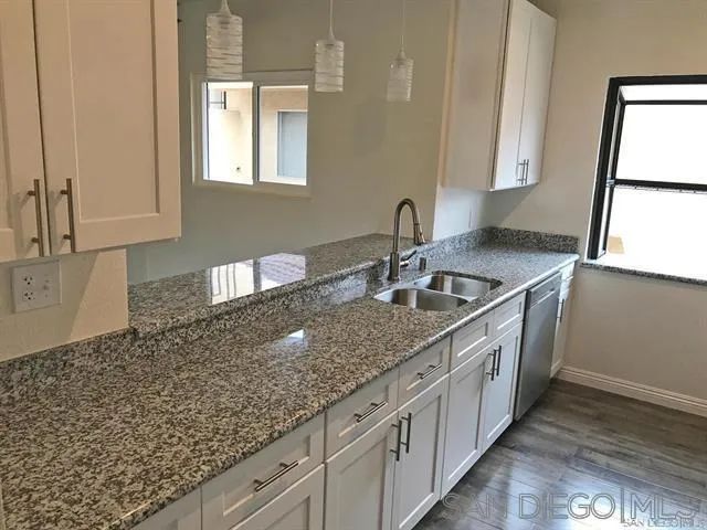 4562 Twain Ave 13, San Diego, CA 92120