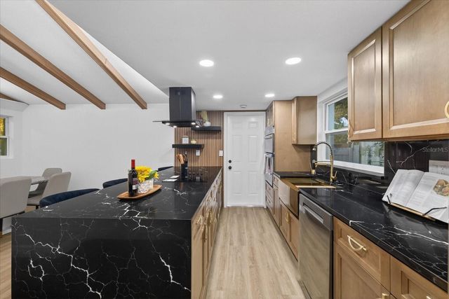 5819 TAMPA SHORES BOULEVARD, Tampa, FL 33615