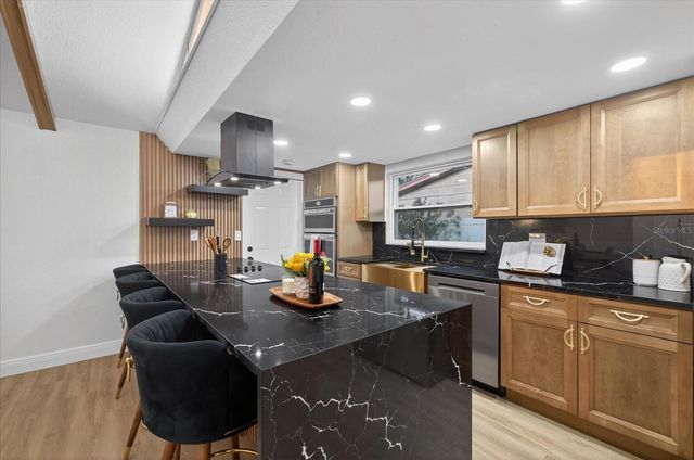 5819 TAMPA SHORES BOULEVARD, Tampa, FL 33615