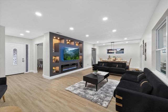 5819 TAMPA SHORES BOULEVARD, Tampa, FL 33615