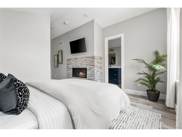 1742 N Pearl St, Denver, CO 80203