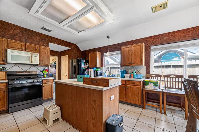 2051 Copperwood Park Lane, Spring, TX 77386