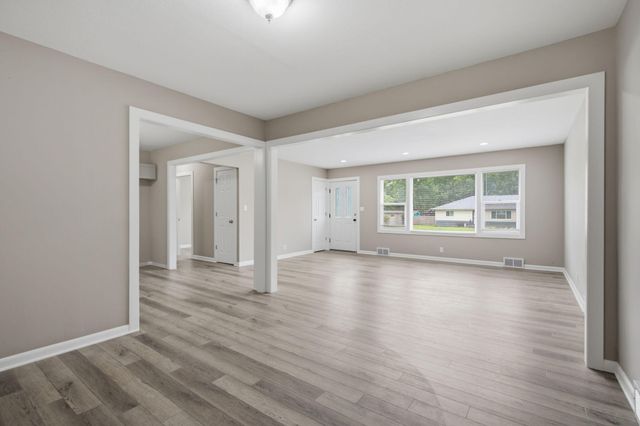 1259 E Berkeley Street, Springfield, MO 65804
