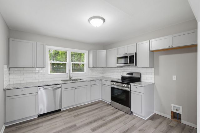 1259 E Berkeley Street, Springfield, MO 65804