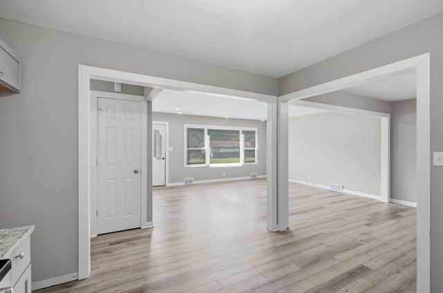 1259 E Berkeley Street, Springfield, MO 65804