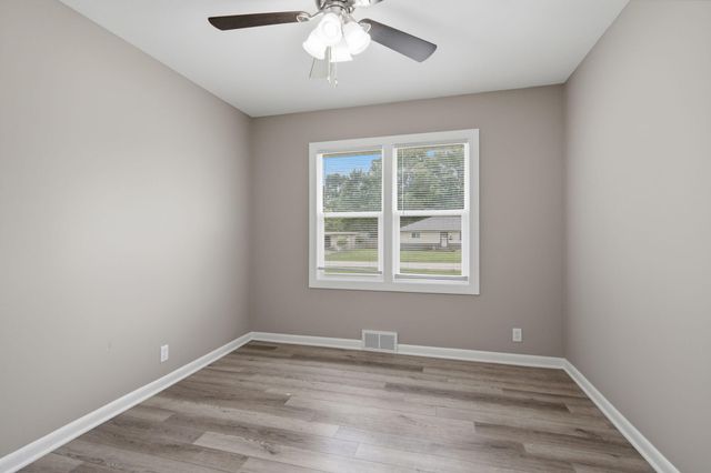 1259 E Berkeley Street, Springfield, MO 65804