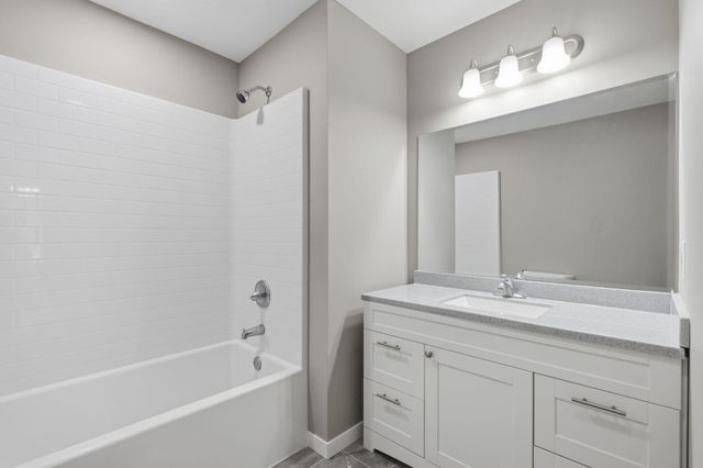 1259 E Berkeley Street, Springfield, MO 65804