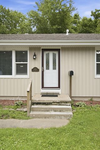 1259 E Berkeley Street, Springfield, MO 65804