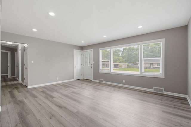 1259 E Berkeley Street, Springfield, MO 65804
