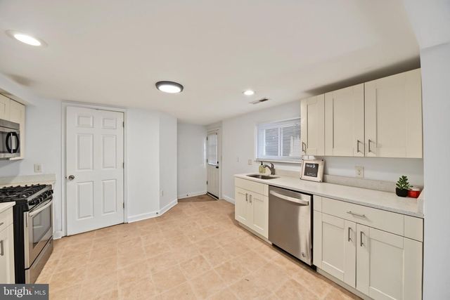 406 VENABLE AVE, Baltimore, MD 21218