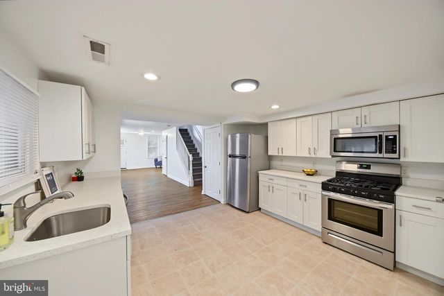 406 VENABLE AVE, Baltimore, MD 21218