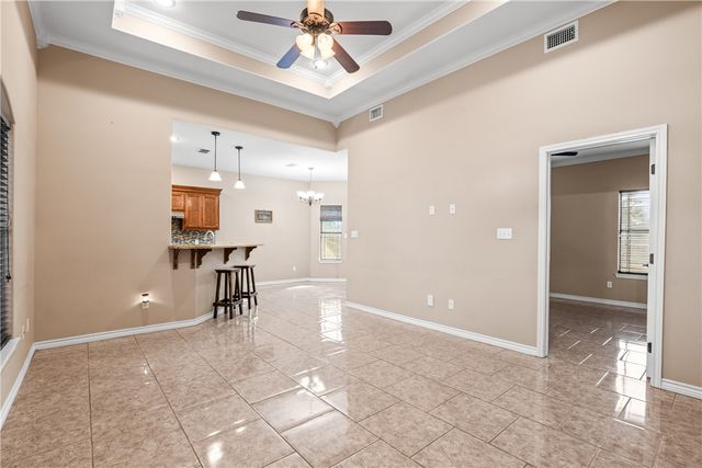 219 E Warren Ave, Kingsville, TX 78363