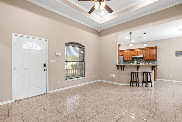 219 E Warren Ave, Kingsville, TX 78363