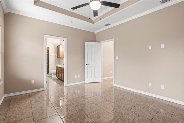 219 E Warren Ave, Kingsville, TX 78363