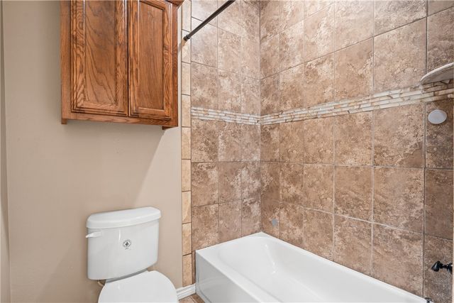 219 E Warren Ave, Kingsville, TX 78363