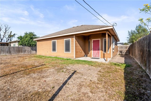 219 E Warren Ave, Kingsville, TX 78363