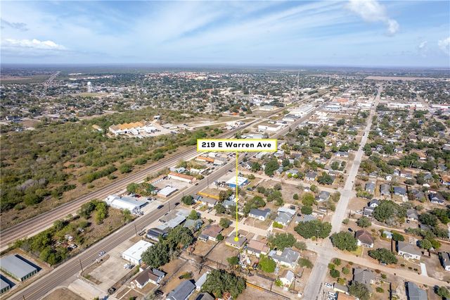 219 E Warren Ave, Kingsville, TX 78363