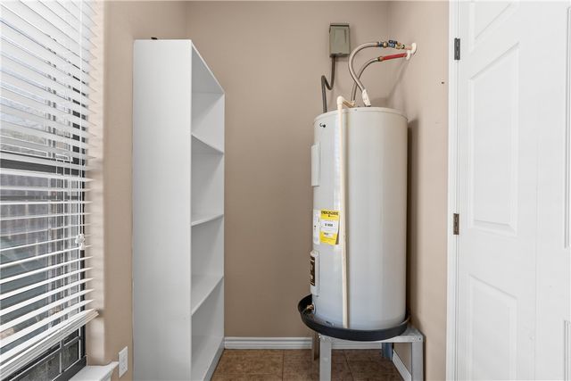 219 E Warren Ave, Kingsville, TX 78363