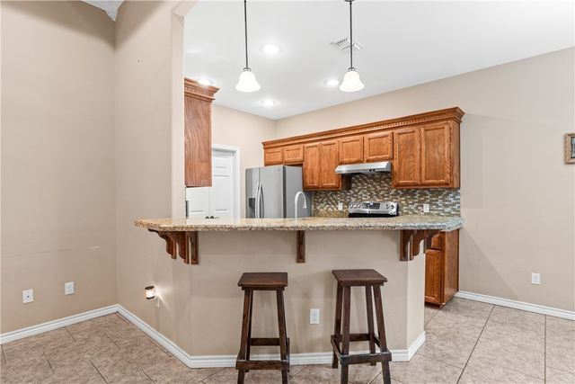 219 E Warren Ave, Kingsville, TX 78363