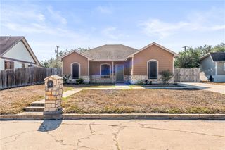 219 E Warren Ave, Kingsville, TX 78363