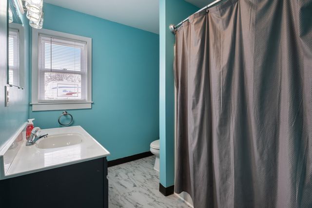 16 W Pine Street, Fremont, MI 49412