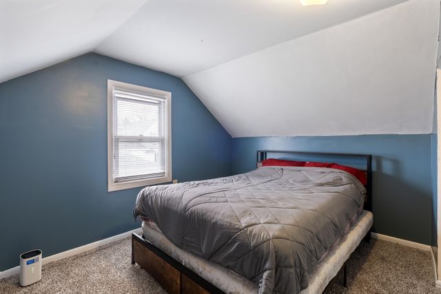 16 W Pine Street, Fremont, MI 49412