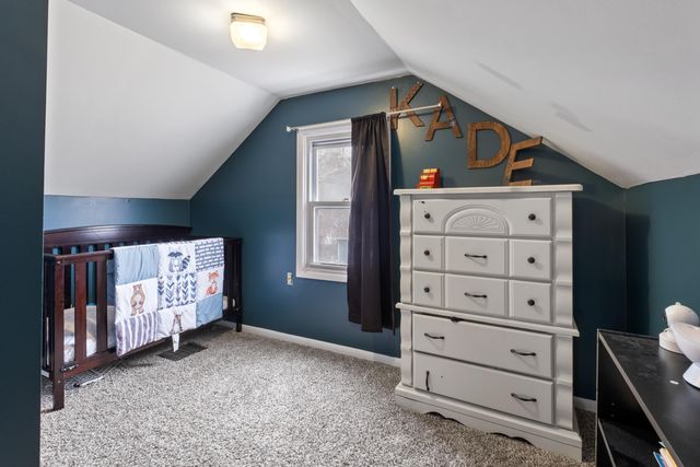 16 W Pine Street, Fremont, MI 49412