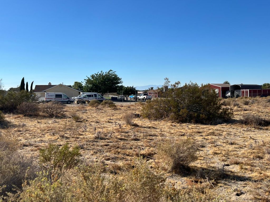 Image 14 of property listing at 0 S Ave 115 Ste, Palmdale, CA 93543