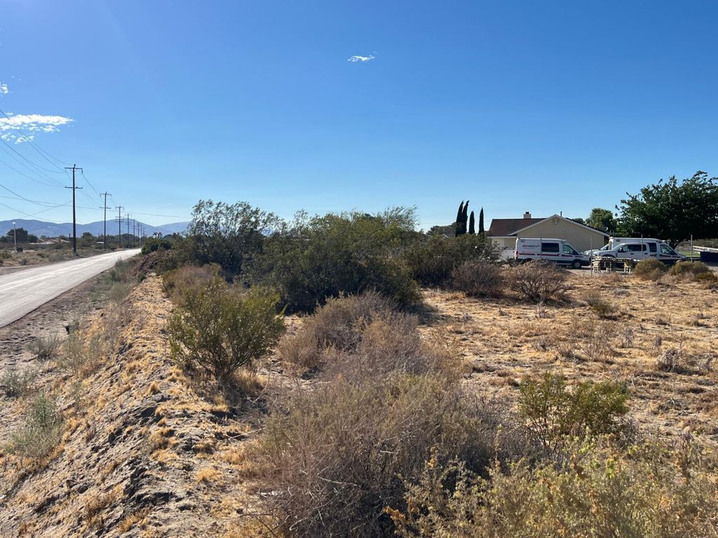 Image 15 of property listing at 0 S Ave 115 Ste, Palmdale, CA 93543