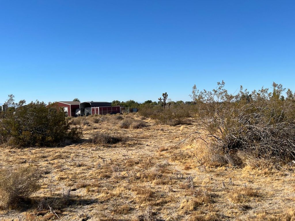 Image 16 of property listing at 0 S Ave 115 Ste, Palmdale, CA 93543