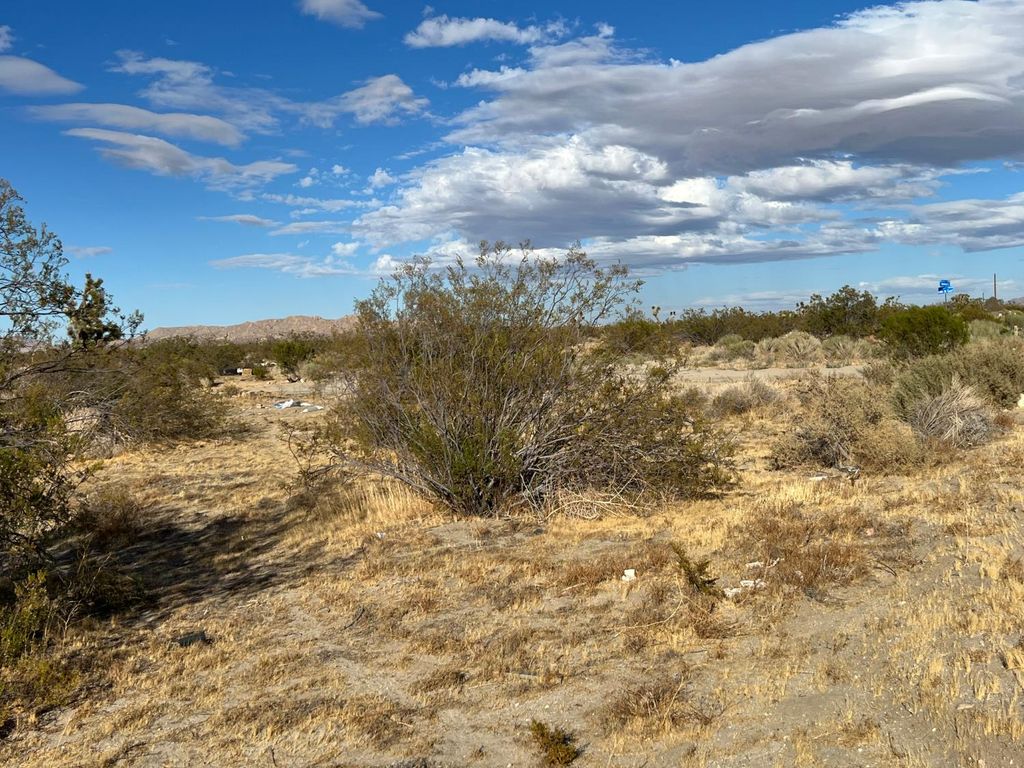 Image 19 of property listing at 0 S Ave 115 Ste, Palmdale, CA 93543