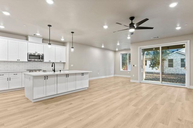 8922 Park trail drive, Elk Grove, CA 95624