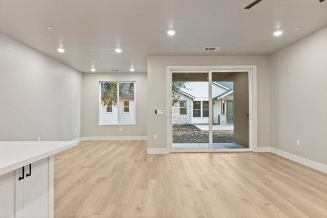 8922 Park trail drive, Elk Grove, CA 95624