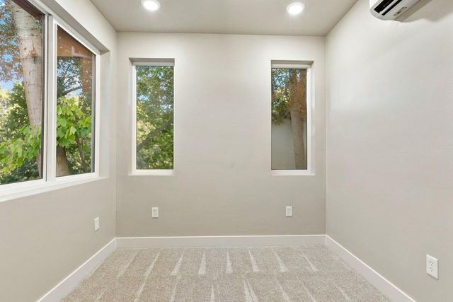 8922 Park trail drive, Elk Grove, CA 95624