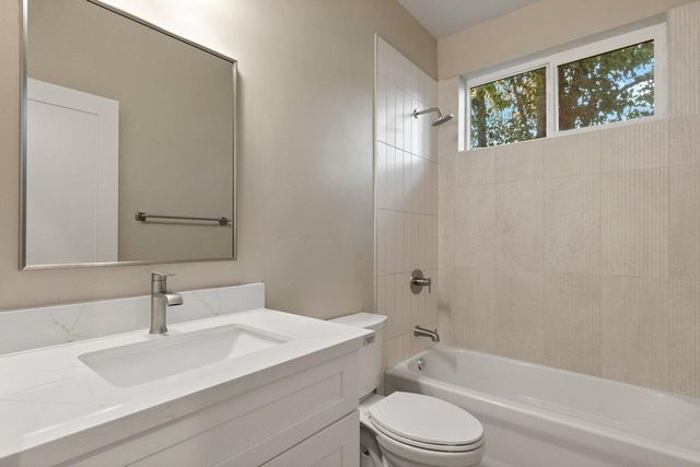 8922 Park trail drive, Elk Grove, CA 95624