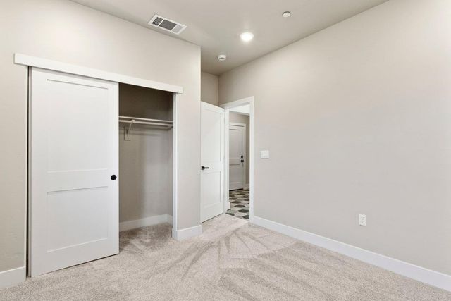 8922 Park trail drive, Elk Grove, CA 95624