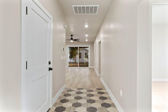 8922 Park trail drive, Elk Grove, CA 95624