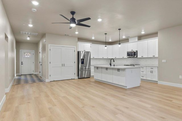 8922 Park trail drive, Elk Grove, CA 95624