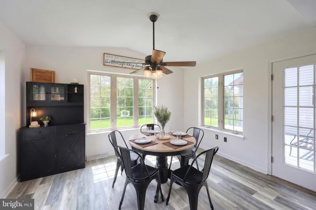 132 WHITE FENCE LN, York, PA 17408