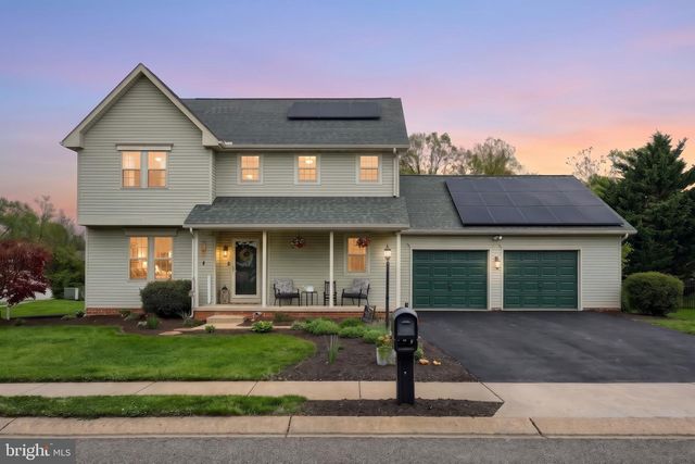 132 WHITE FENCE LN, York, PA 17408