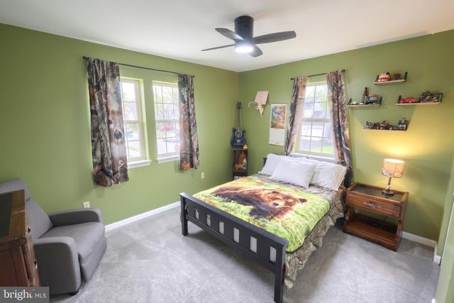 132 WHITE FENCE LN, York, PA 17408