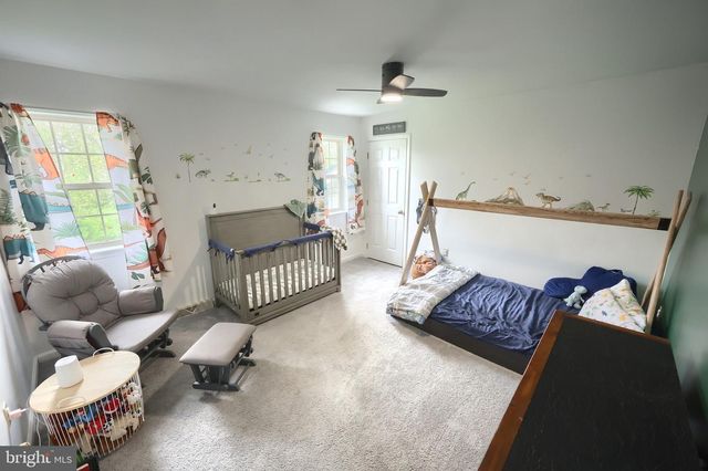 132 WHITE FENCE LN, York, PA 17408